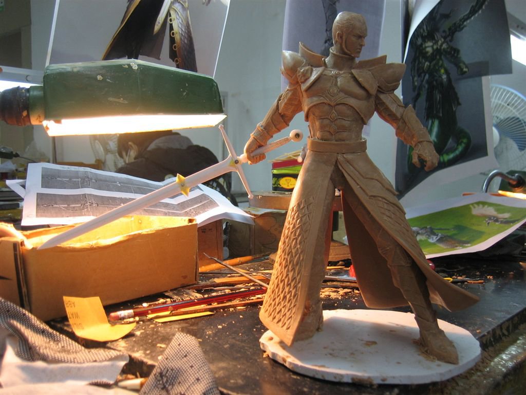 Фигура Ангела Михаила с мечом из Героев 6.