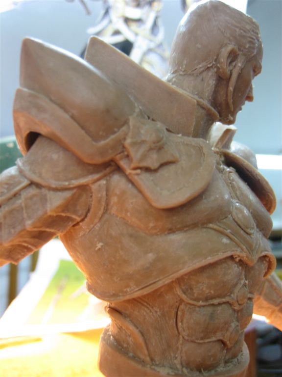 Фигура Ангела Михаила из Героев 6 (плечи).